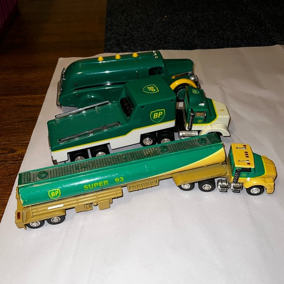 Lot of 3 BP Hess Green and Yellow Collectable Tanker Truck Set - Picture 8 of 15